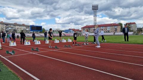 перед стартом 60 м наймолодші учасниці